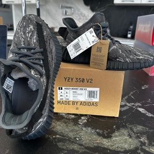 BRAND NEW BLACK AND GREY YEEZY